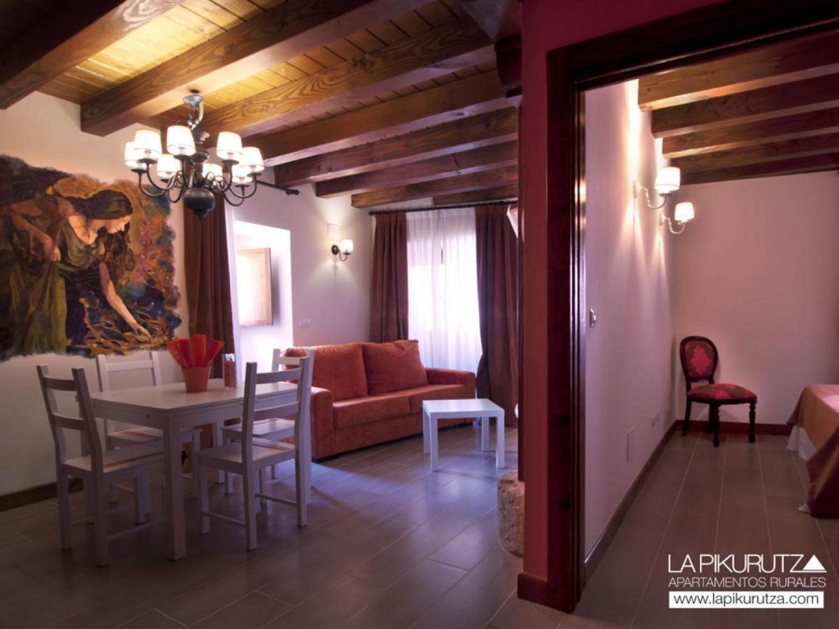 Apartamentos Rurales La Pikurutza Bernedo Esterno foto